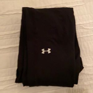 Under Armour black leggings